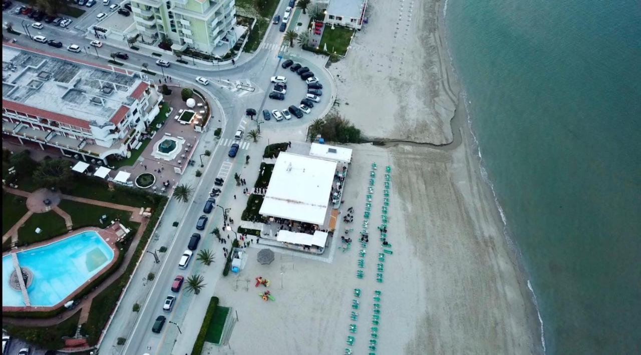 Le Rose Beach & Suites Appartamenti Fronte Mare A Villarosa Martinsicuro Exterior foto